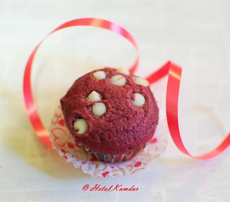 eggless-red-velvet-muffins