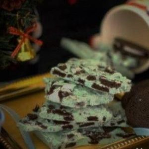 christmas-chocolate-oreo-barks