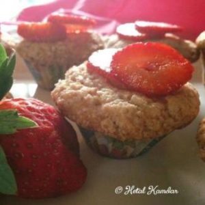 fresh-strawberry-muffins