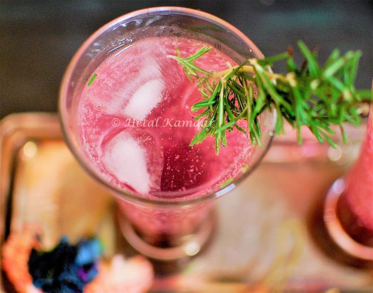 blueberry-cooler-with-fresh-rosemary