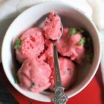 strawberry basil frozen yogurt, strawberry fro-yo recipe