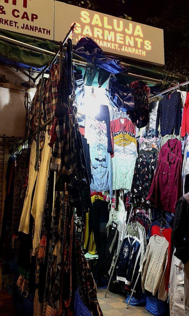 Clothes at Janpath Market / Antiques at Janath Market / Shopping at Janpath Market / Delhi / Tips to shop at Janpath Market in Delhi 