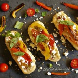 bruschetta-with-cottage-cheese-and-bell-pepper