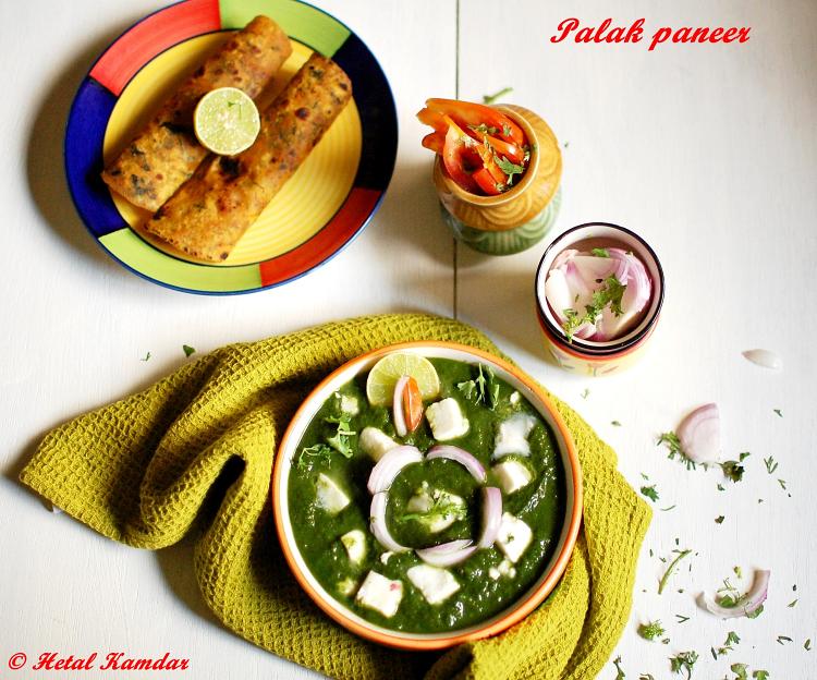 Palak Paneer Recipe | Palak Paneer served with theplas and freshly sliced salad