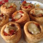 Vol au vents stuffed with Bell Pepper and Gouda Cheese