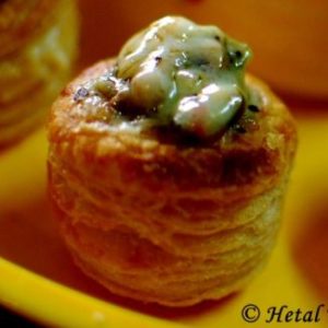 vol-au-vents-stuffed-with-mushrooms-classic-french-treat