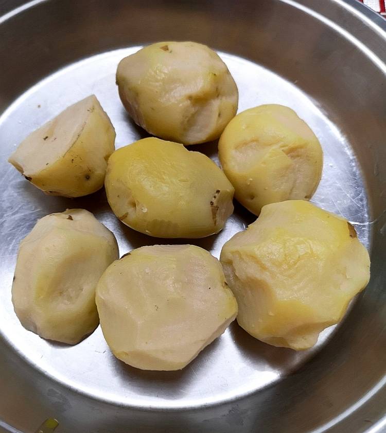 boiled and peeled potatoes, how to make veg kabas at home 