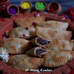 baked-nutella-and-mawa-gujjiyas