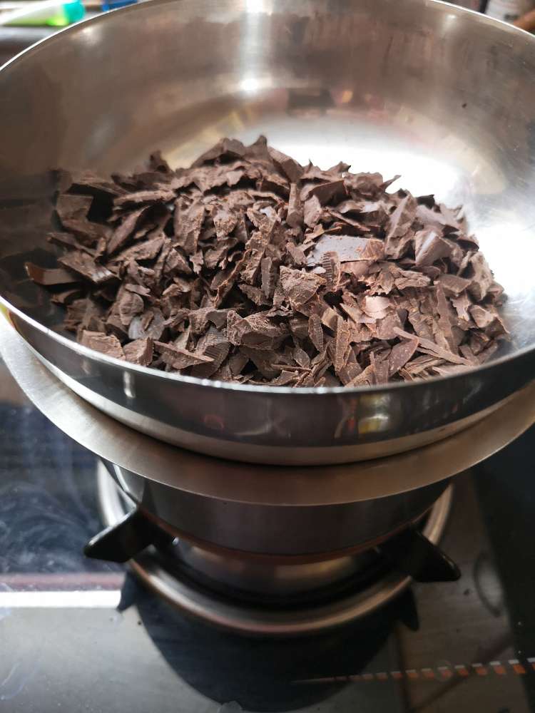 Recipe of Chocolate Mendiants, melting dark chocolate in a double boiler method