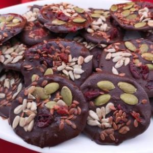Recipe of Chocolate Mendiants, How to make chocolate mini bites , Detox Chocolate Bites