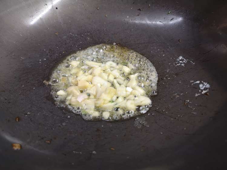 sauteing minced garlic in butter, How to make Pasta al Limone