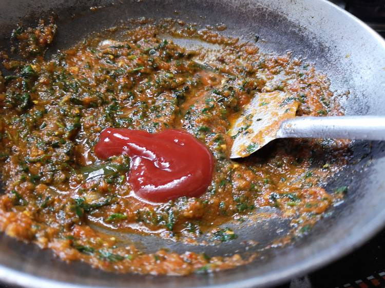 Adding Tomato ketchup in Methi Malai Paneer Recipe, paneer methi malai recipe