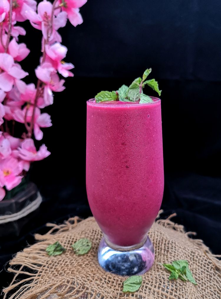  Benefits of beetroot, Beetroot smoothie with bananas