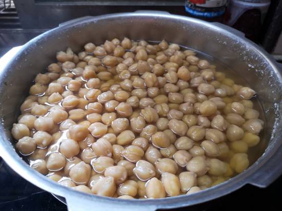 boiled white chickpeas or chana, Street Side Chana chaat