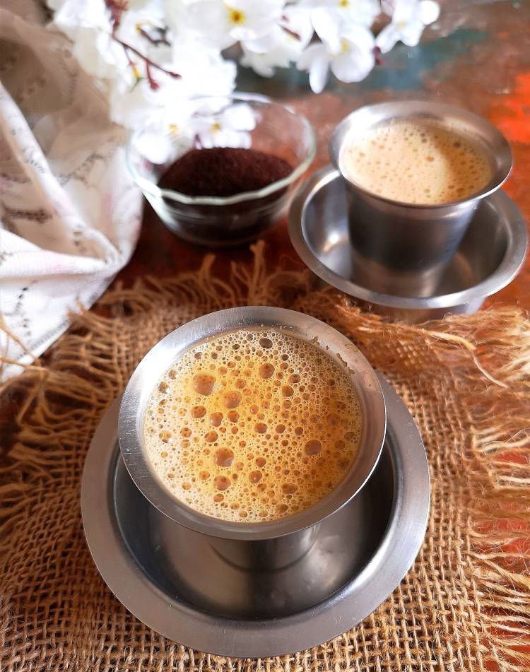 Filter coffee recipe /Hot and Frothy Filter Coffee | Filter Kaapi | Meter Coffee served in Dabarah 