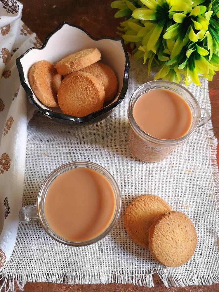 ginger tea recipe | adrak wali chai recipe | served with butter cookies