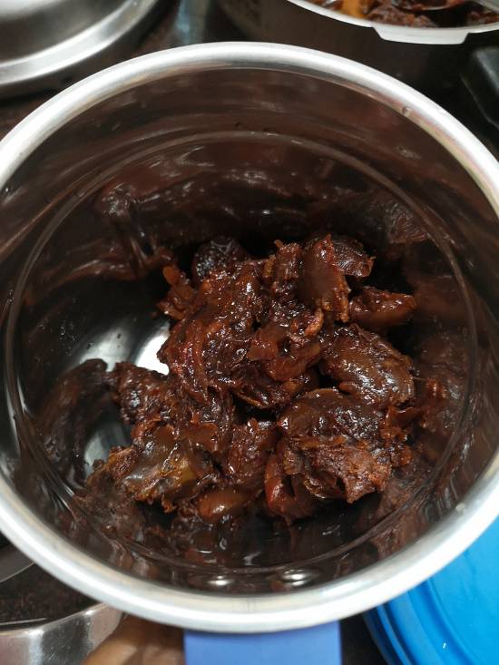 boiled khajur dates khajur ki chutney, chutney for bhel puri, sev puri and dahi ragda puri