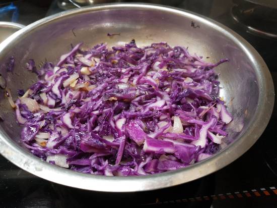 cooking purple cabbage for Purple Cabbage Soup, Purple Cabbage Soup