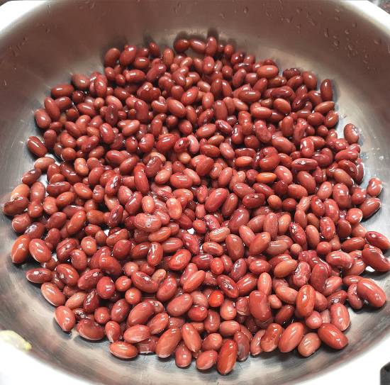 washing rajma beans for mexican beans and corn Recipe