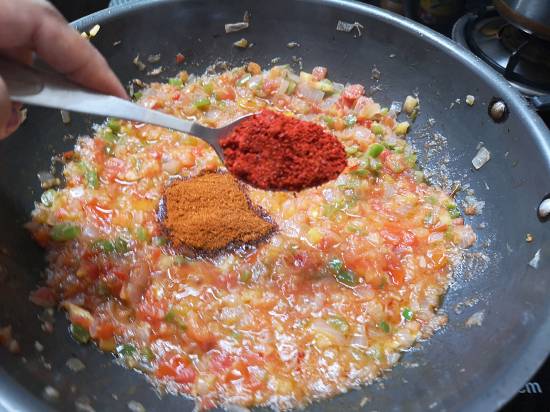 add kashmiri red chili powder in pav bhaji