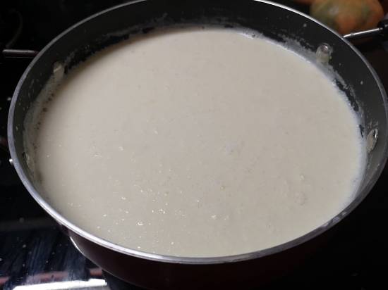 boiling milk and paneer together for kesar paneer kheer recipe
