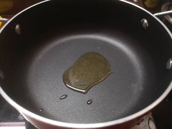 heating ghee in a pan for pumpkin kheer, how to make kaddu ki kheer 