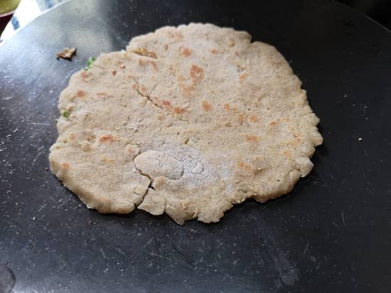 amaranth flour paratha turning brown in rajgira paratha recipe | navratri recipes