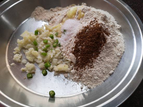 adding cumin powder/jeera powder in rajgira paratha recipe | navratri recipes