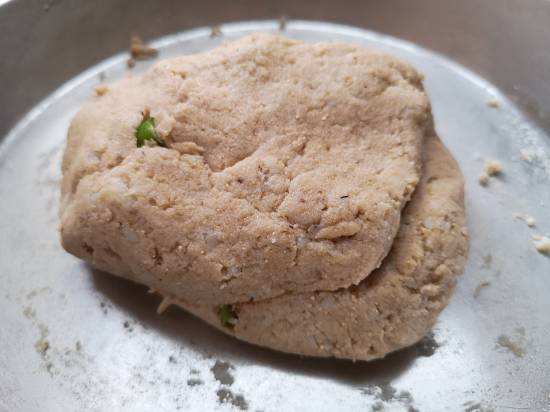 kneading amaranth flour for rajgira paratha recipe | navratri recipes