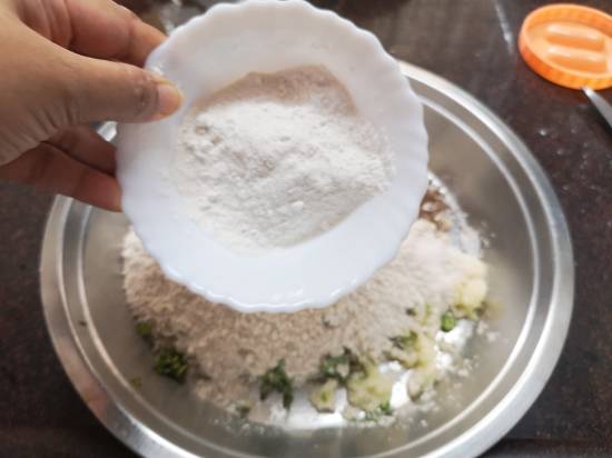 Adding Barnyard millet flour, Samo for Vrat Wale Kuttu Parathas