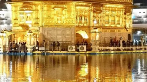 Golden Temple in Amritsar / Harmandir Sahib / the ultimate guide to golden temple, amritsar / points to know before entering golden temple