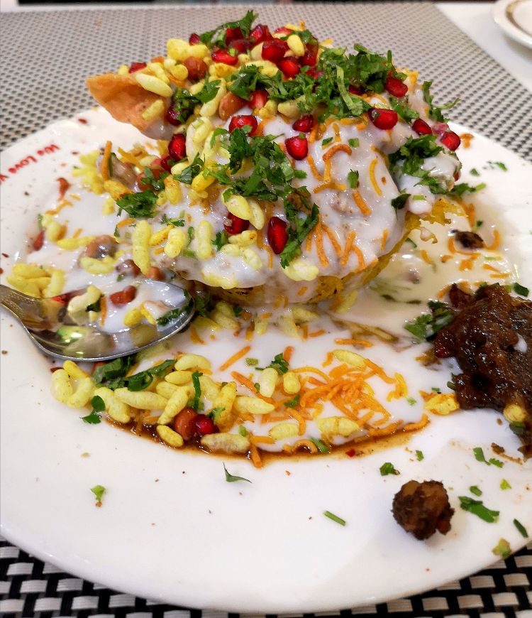 Royal Cafe in Lucknow, Foodies guide to Lucknow, Basket Chaat at Royal Cage, Hazratganj