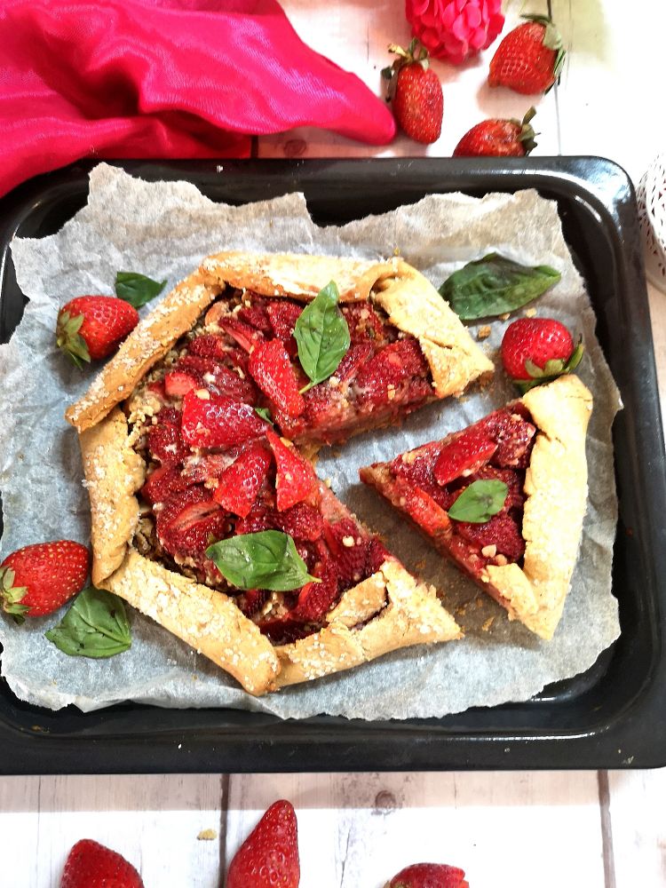 Strawberry Oats Crumble Galette, Easy Recipe of French Tart made with strawberries, overhead view of Strawberry Oats Crumble Galette with fresh strawberries, mint leaves