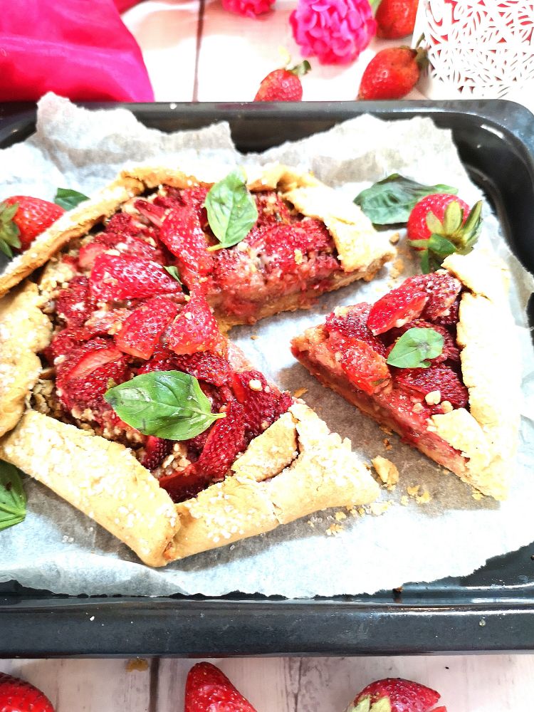 close up view of a slice of strawberry galette, Strawberry Oats Crumble Galette, Easy Recipe of French Tart made with strawberries 