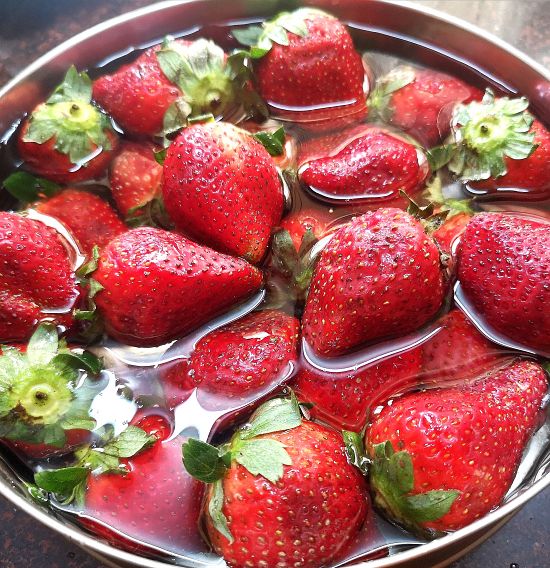fresh strawberries for strawberry jam