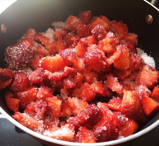 how to make strawberry jam at home