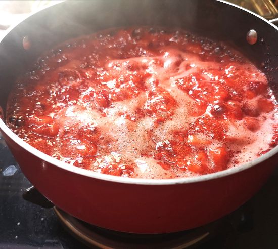 how to make strawberry jam at home