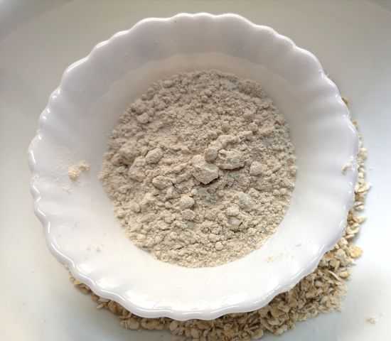close up look of Whole wheat flour for preparing oats crumble