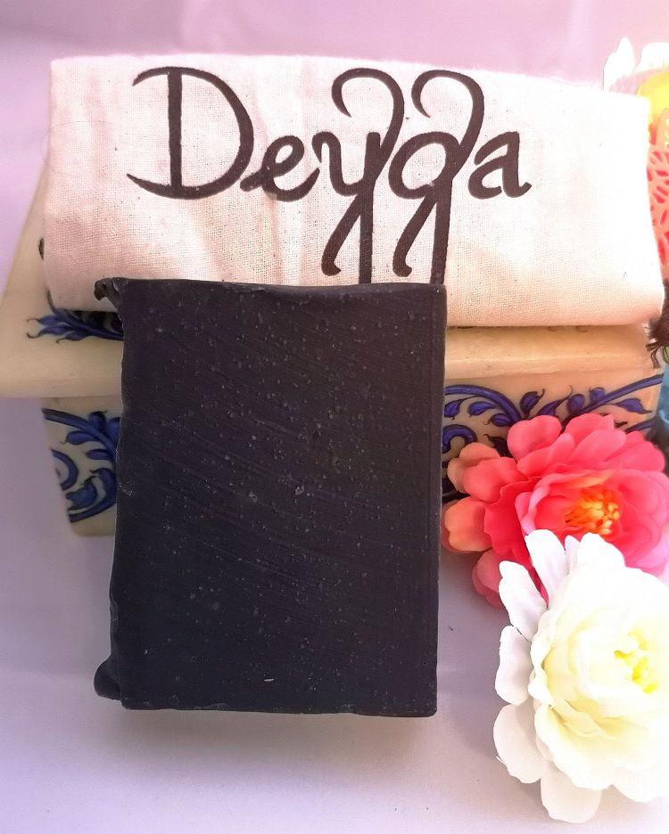 Deyga, charcoal bath bar