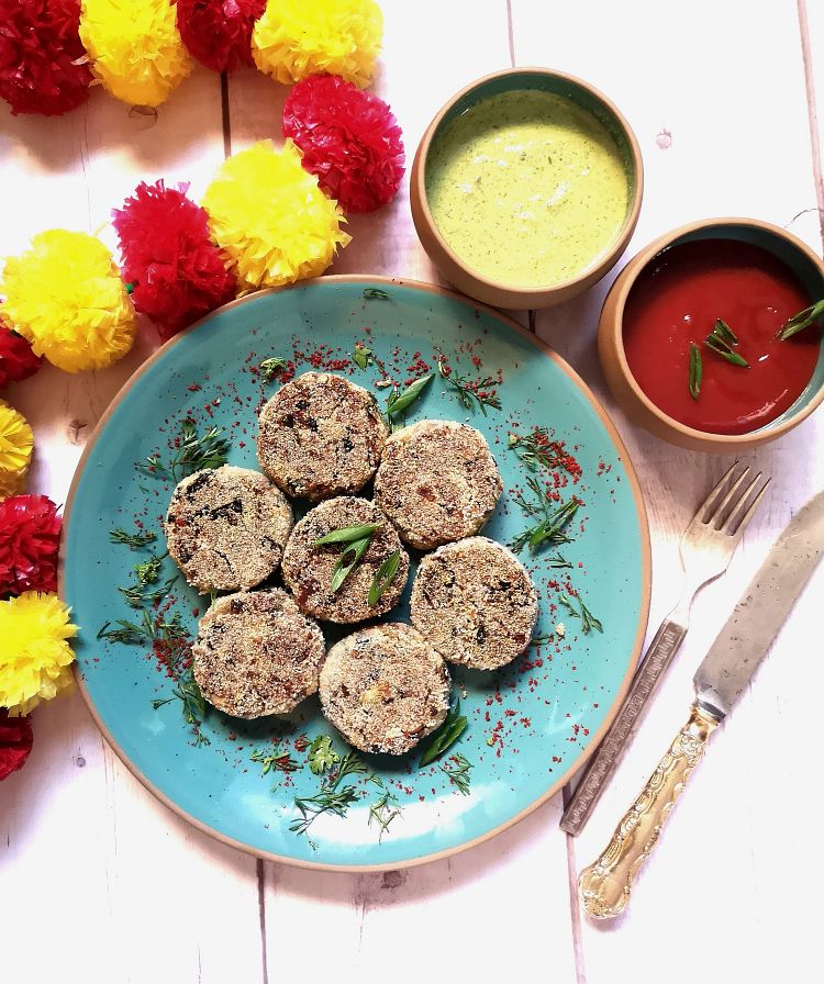 Mushroom Cutlets served with chutney and ketchup, recipe of mushroom cutlets