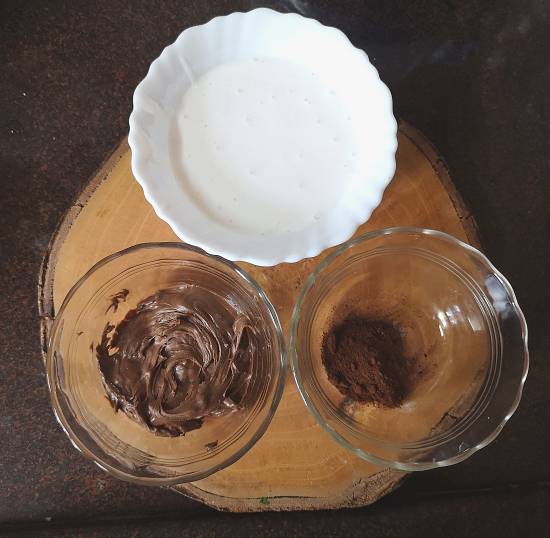 whipping cream, nutella and coffee powder for instant nutella mousse