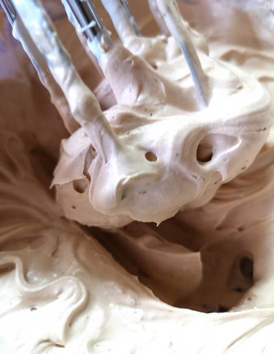 whipping cream, nutella and coffee and forming soft peaks