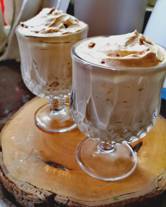 how to make 3 ingredients Nutella Mousse, nutella mousse in glasses 