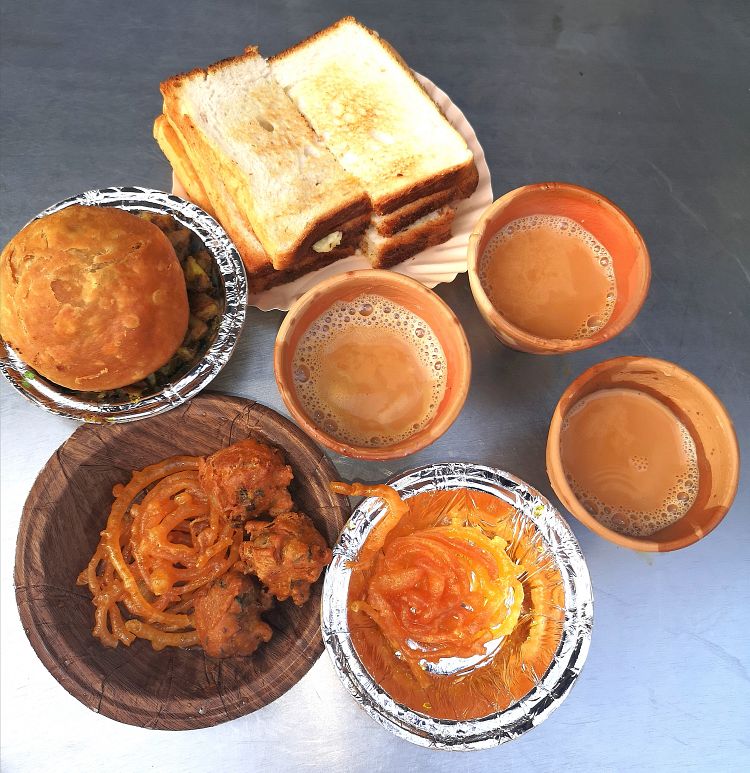 Foodies guide in Lucknow, Where to eat in Lucknow, Prem Tea Point in Lucknow
