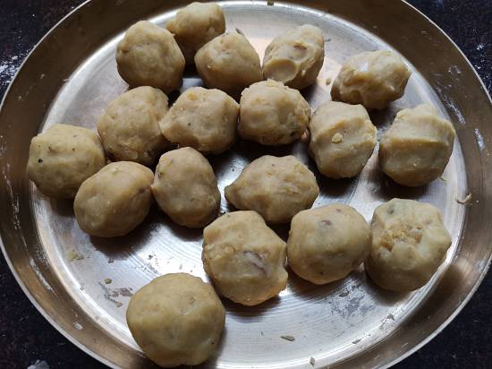 making small balls for puran poli