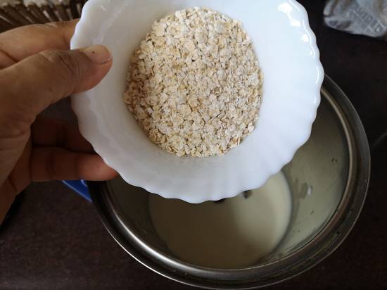 adding oats to cold milk