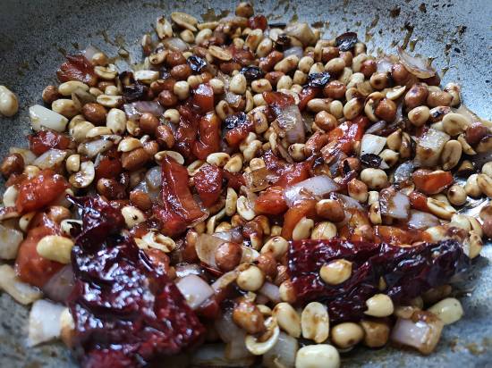 Peanut Chutney, Groundnut Chutney Recipe, Andhra style Peanut chutney